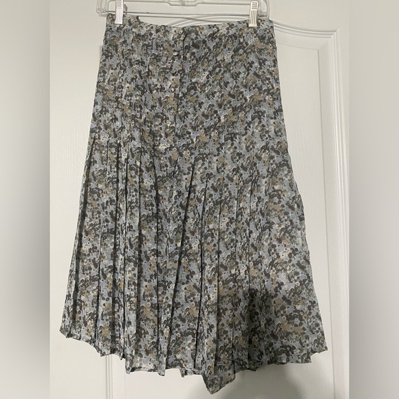 Cristina Ehrlich Floral Pleated Skirt - Gray and Cream Women’s Size 20W - Picture 1 of 2